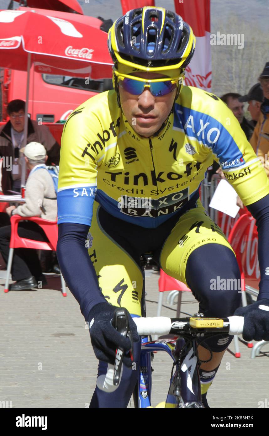 Alberto Contador nach seinem traditionellen Last-Minute-Zeichen vor ST4 der Katalonien-Rundfahrt Stockfoto