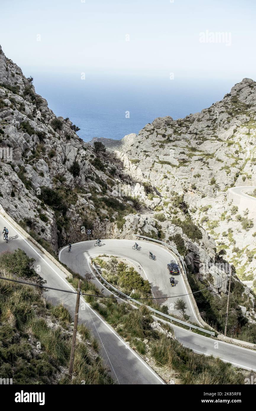 Andrew Fenn vorne und Chris Froome beim Training im Sky Team Training Camp Mallorca 2016 den Rückstand hinter ihm Stockfoto