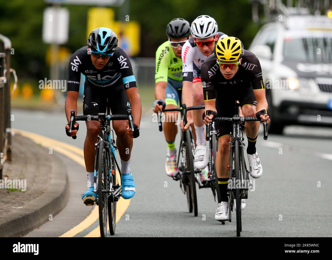 British Mens National Road Race Champs 2016 das Front Quartet unter der Führung von Alex Peters (Team Sky) und Christopher Lawless (JLT Condor) zählt die Meilen auf dem Zielkurs der Innenstadt Stockfoto