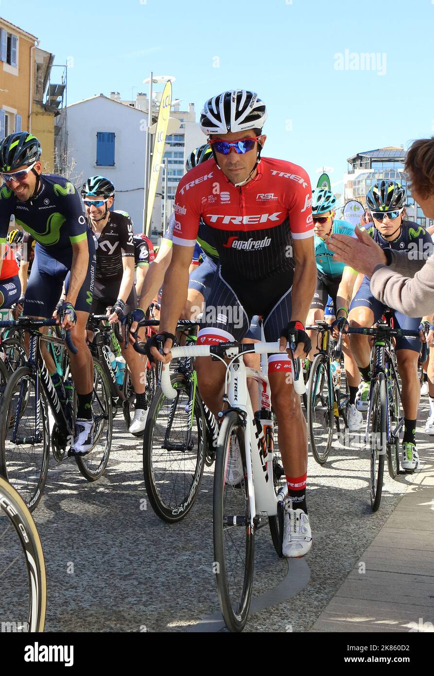 Alberto Contador von Trek Segafredo bei Etappenstart vor Etappe 6 Aubagne - fayence Stockfoto