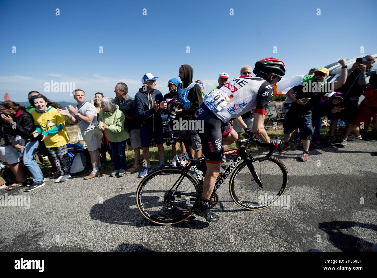 Dan Martin klettert auf den Pic de Nore Stockfoto