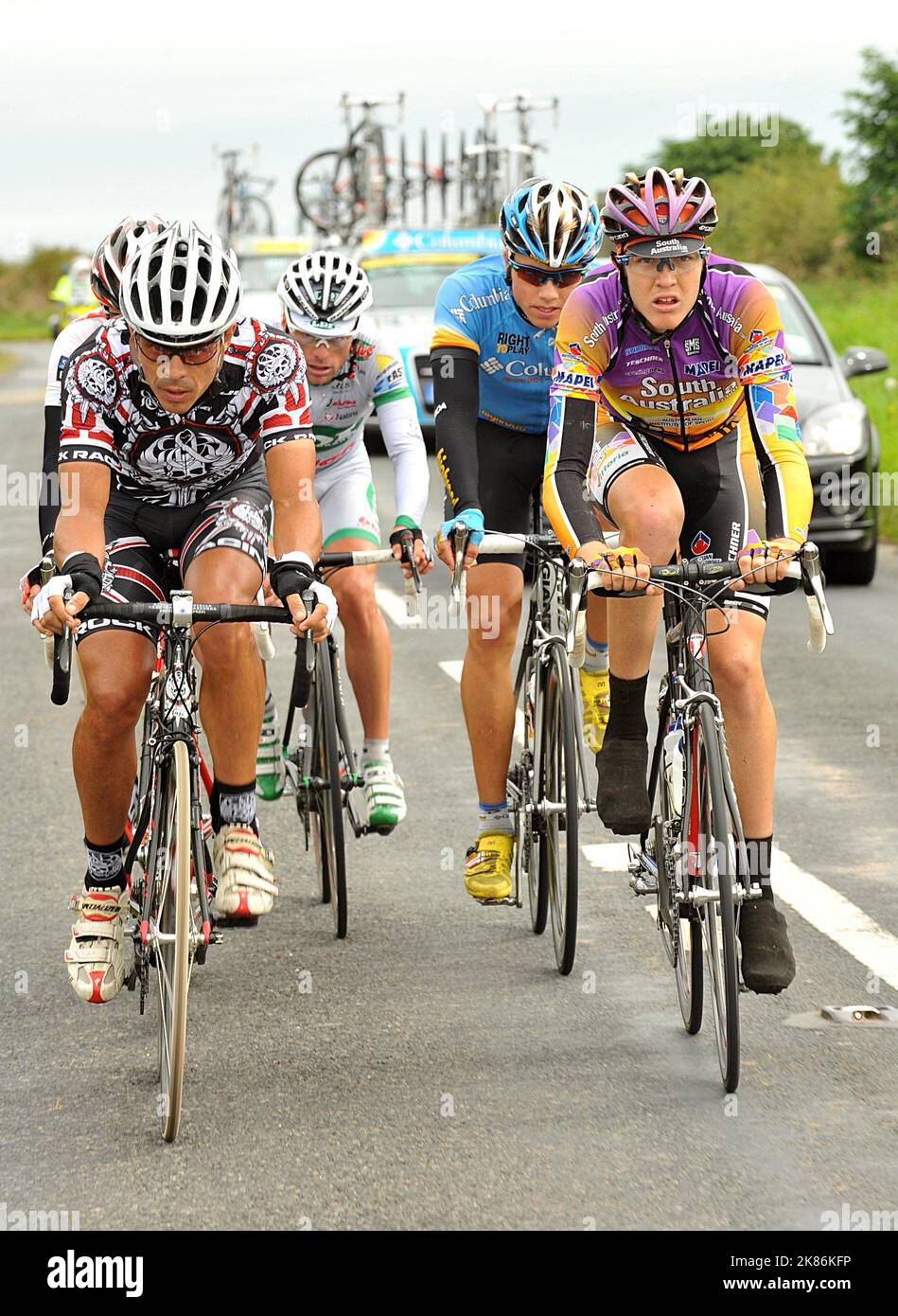 Victor Hugo Pena (l) von Rock Racing und Travis Meyer (r) von SouthAustralia.com's führen während der fünften Etappe der Tour of Britain eine fünfköpfige Gruppe aus dem Rennen Stockfoto