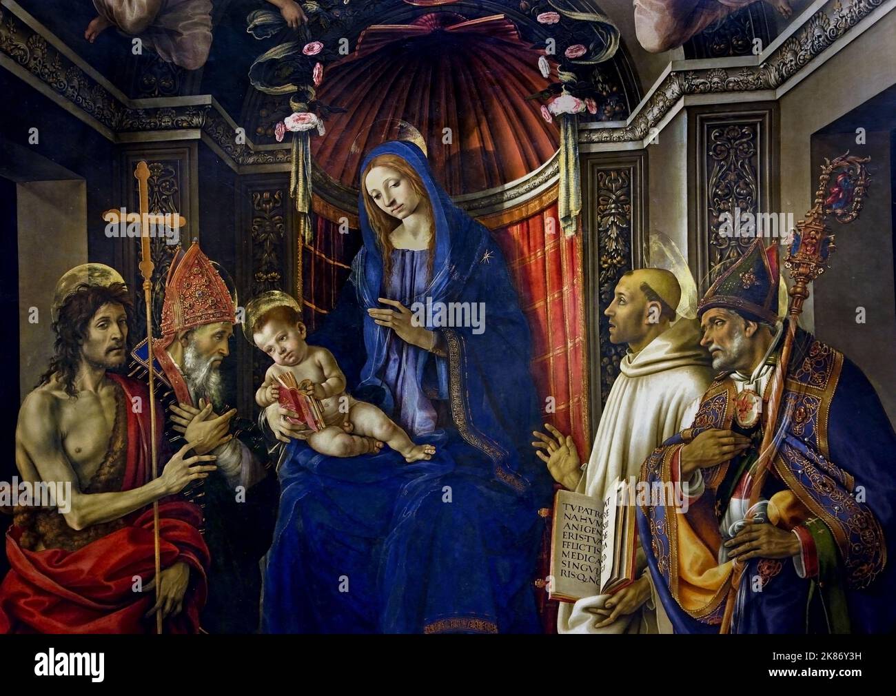 Madonna mit Kind auf dem Thron mit Johannes dem Täufer, St. Victor, St. Bernard und St. Zenobius, ( Otto Altarbild ), 1485-6 von, Filippino Lippi (1457–1504), Florenz, Rom, Italien, Italienisch. Stockfoto