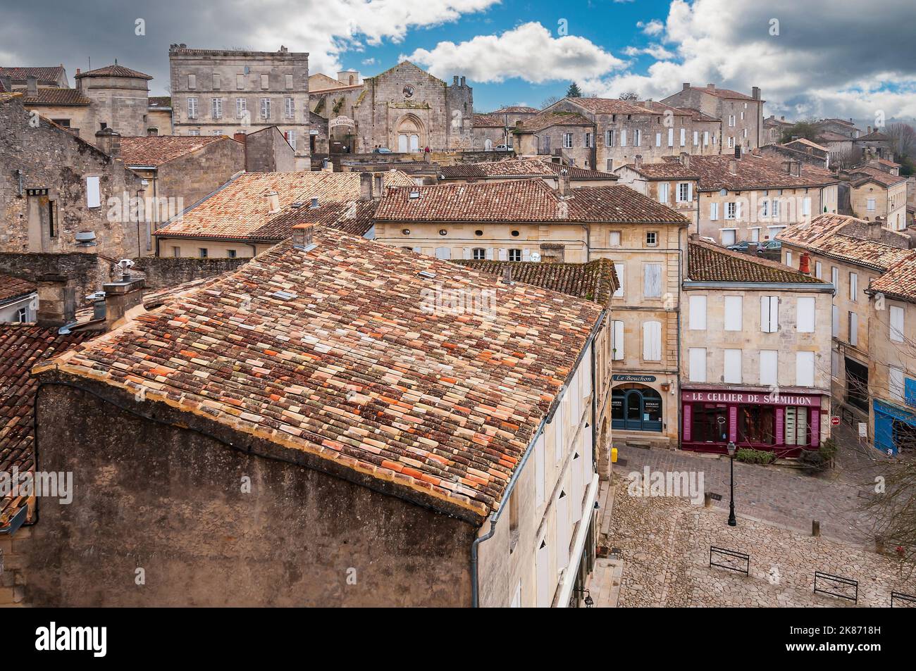 Die Dächer von Saint Emilion, weltweit bekannt für seinen berühmten Wein, Gironde, Frankreich Stockfoto
