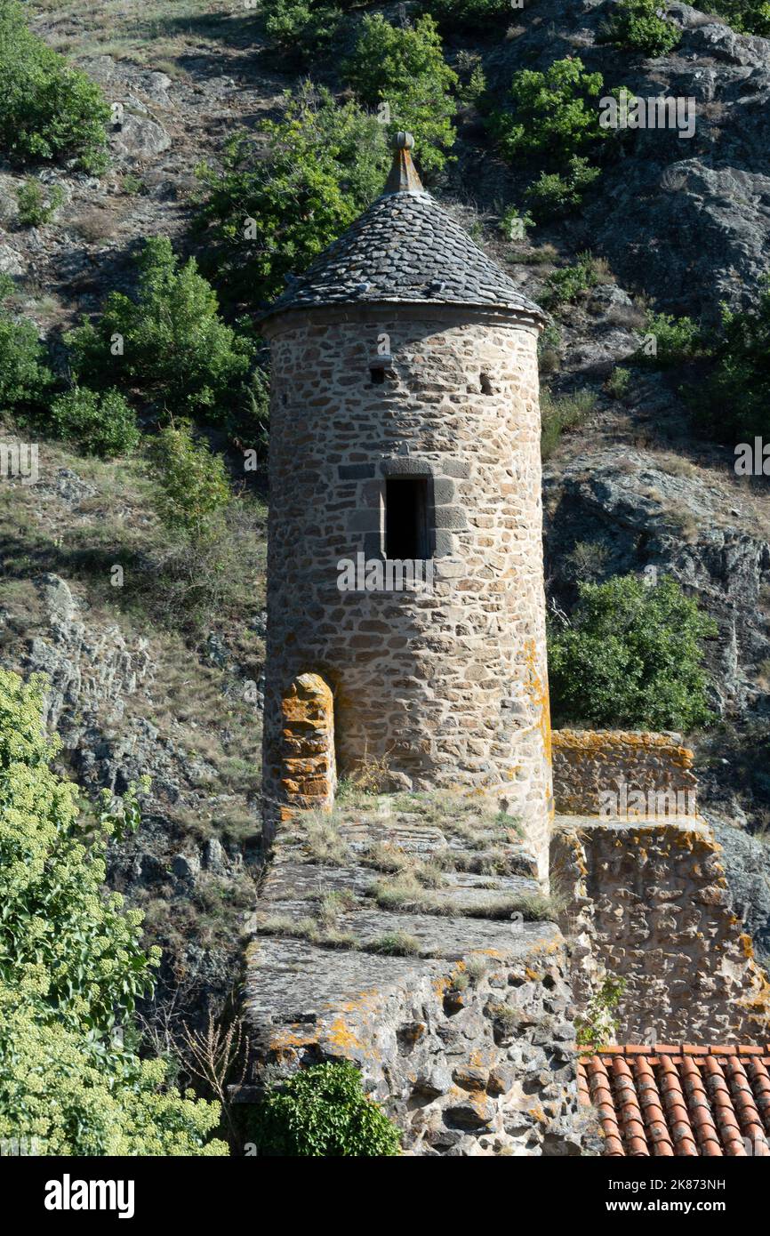 Saint Floret wurde als „Petite Cité de Caractère“, Taubenschlag des Schlosses, Puy de Dome, Auvergne Rhone Alpes, Frankreich, bezeichnet Stockfoto