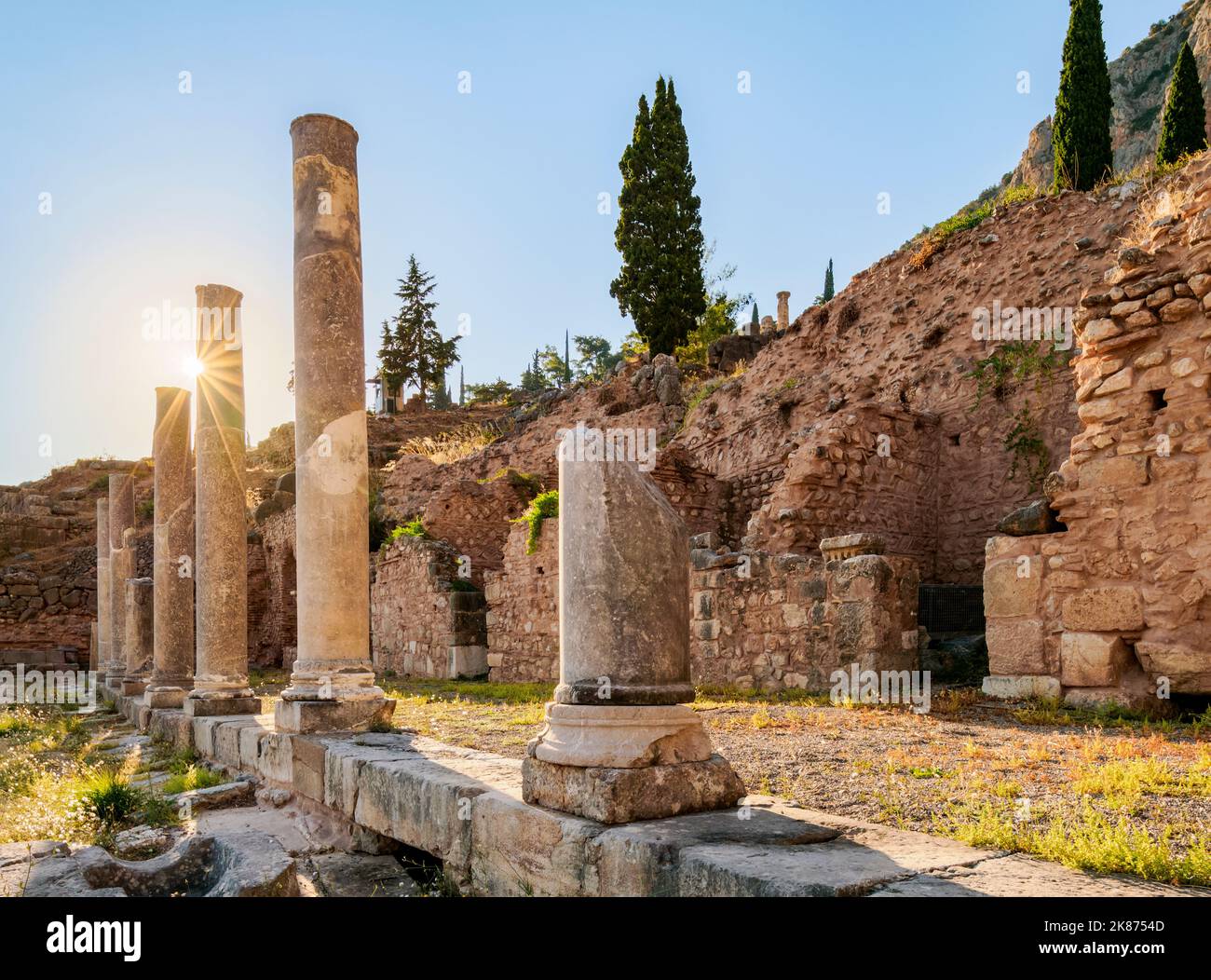 Die römische Agora, Delphi, UNESCO-Weltkulturerbe, Phocis, Griechenland, Europa Stockfoto