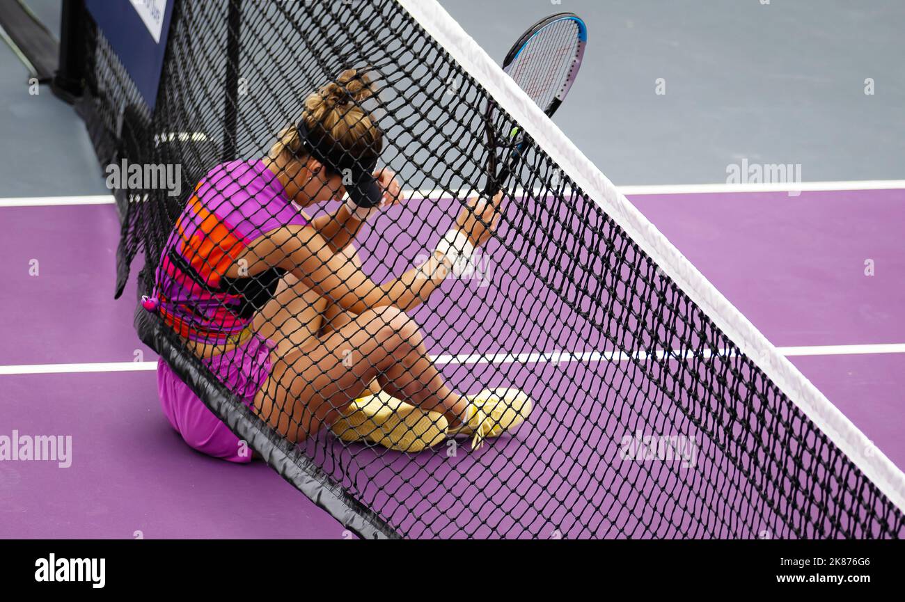 Die Russin Anna KINININNskaya im Kampf gegen Elise Mertens aus Belgien während der zweiten Runde des WTA Guadalajara Open Akron WTA 1000 Tennisturniers 2022 am 19. Oktober 2022 in Guadalajara, Mexiko - Foto: Rob Prange/DPPI/LiveMedia Stockfoto