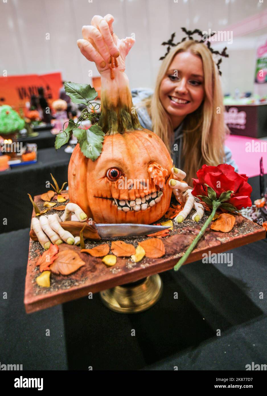London UK 21 Oct 2022 Halloween war das Thema der diesjährigen Fantasy Cakes-Sektion auf der Cake and Bake Show, die vom 21 -23. Oktober 2022 in London Excel stattfand. Paul Quezada-Neiman/Alamy Live News Stockfoto