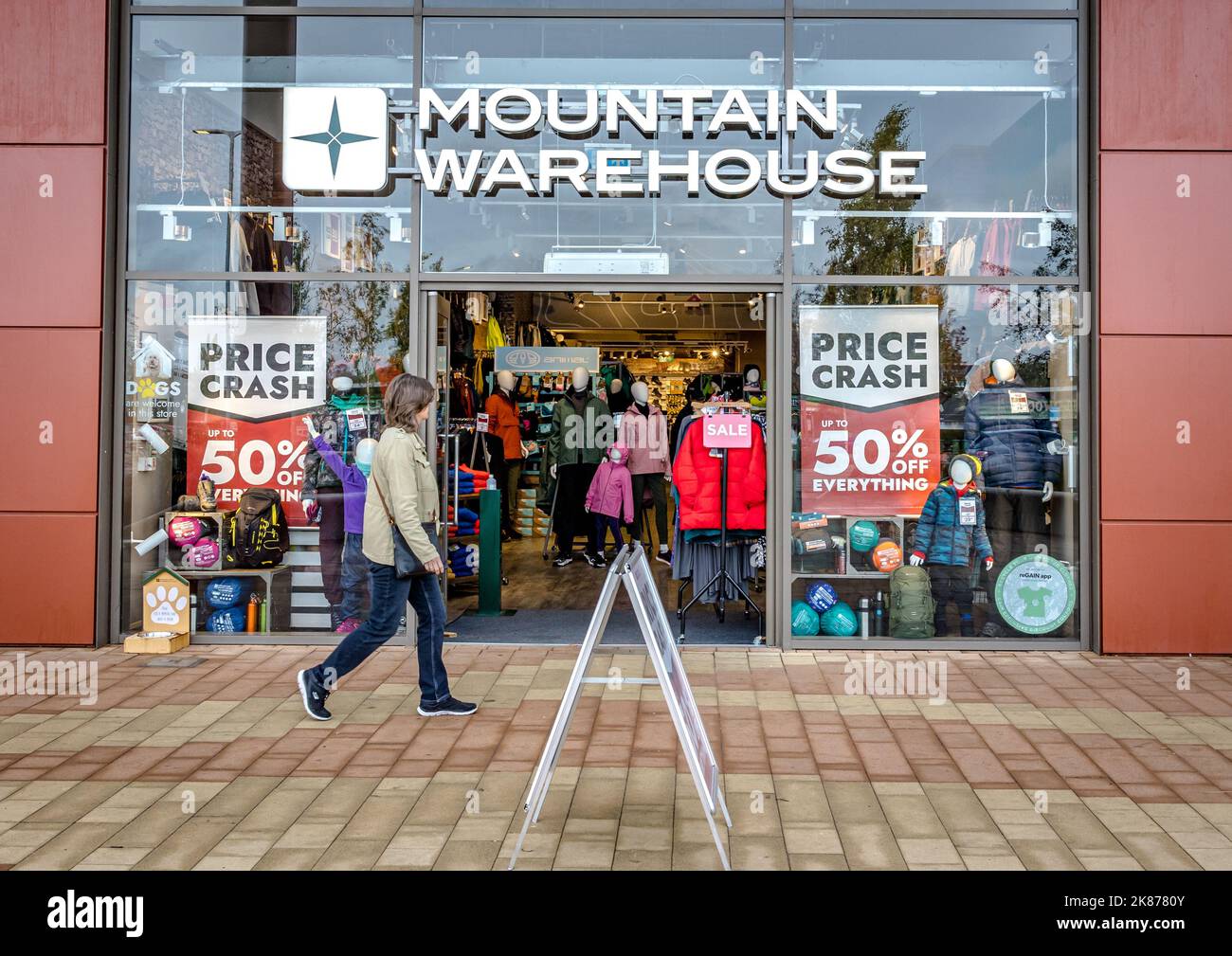 Mountain Warehouse Store im Rushden Lakes Retail Park Stockfoto