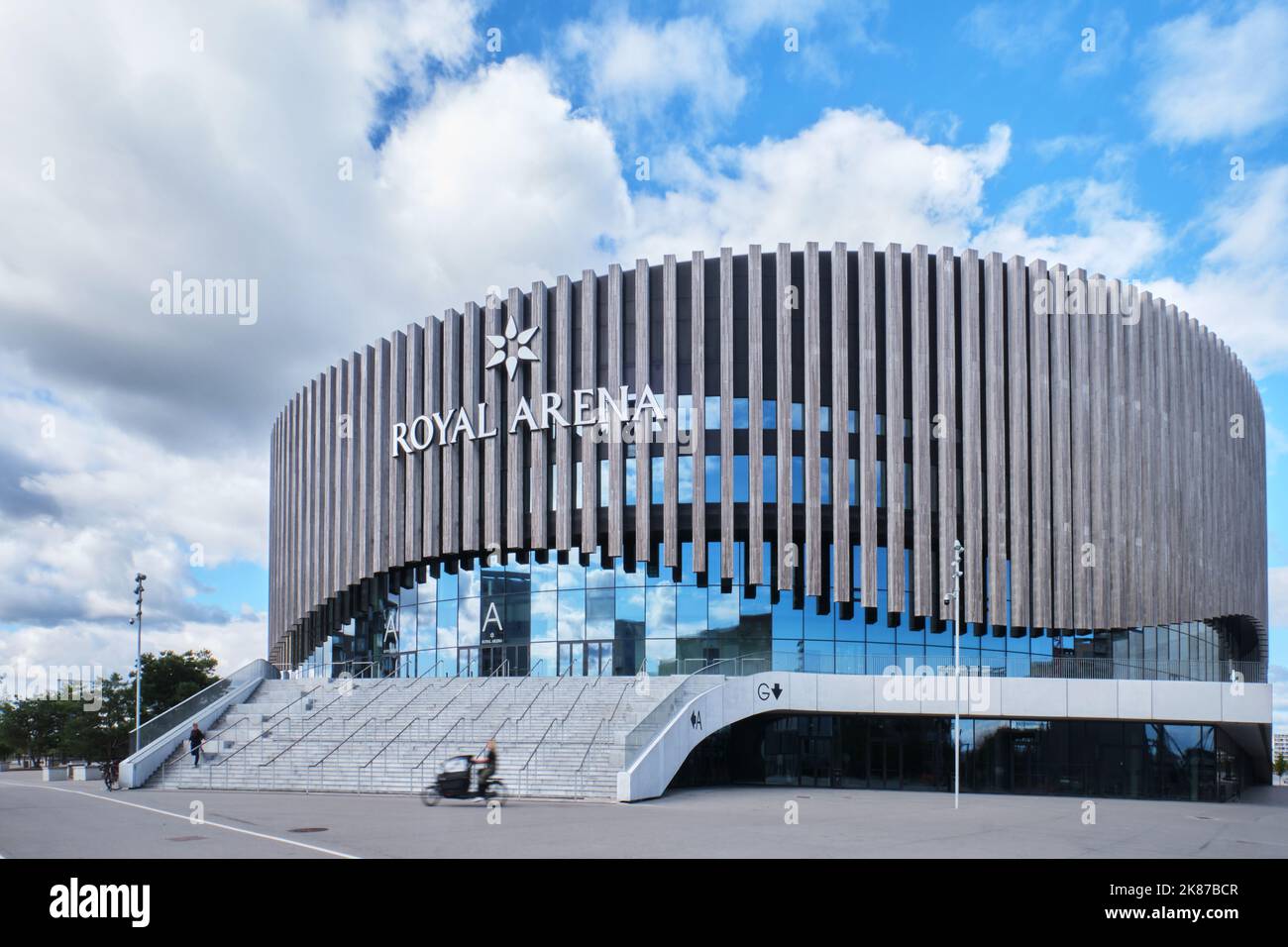 Kopenhagen, Dänemark - 2022. September: Royal Arena, Eishockey, Sportstadion und Conecert Hall in Orestad, entworfen von 3XN und HKS Stockfoto