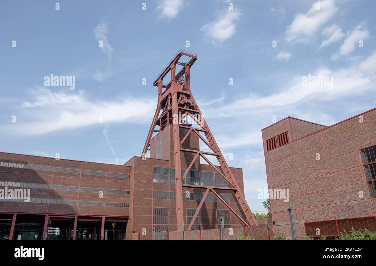 Essen Juni 2018: Der verwinkelte Turm des Industriemuseums Zeche Zollverein Stockfoto