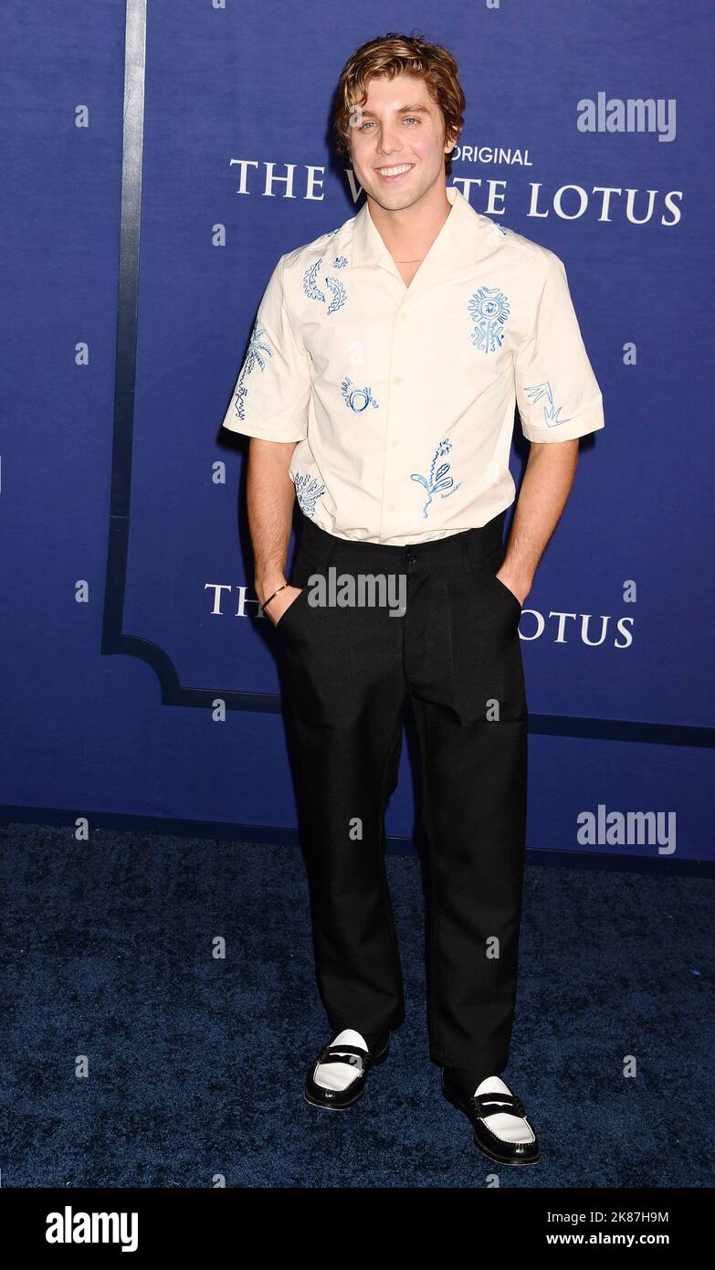 Los Angeles, USA. 20. Oktober 2022. Lukas Gage nimmt an der Premiere der HBO Original-Serie „The White Lotus“ in den Goya Studios in Los Angeles, Kalifornien, in der Saison 2 Teil, die am 20. Oktober 2022 stattfand. Kredit: Jeffrey Mayer/Jtm Fotos/Media Punch/Alamy Live News Stockfoto