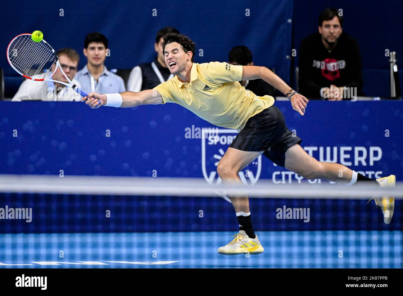 Der Österreicher Dominic Thiem im Einsatz beim EinzelViertelfinale der