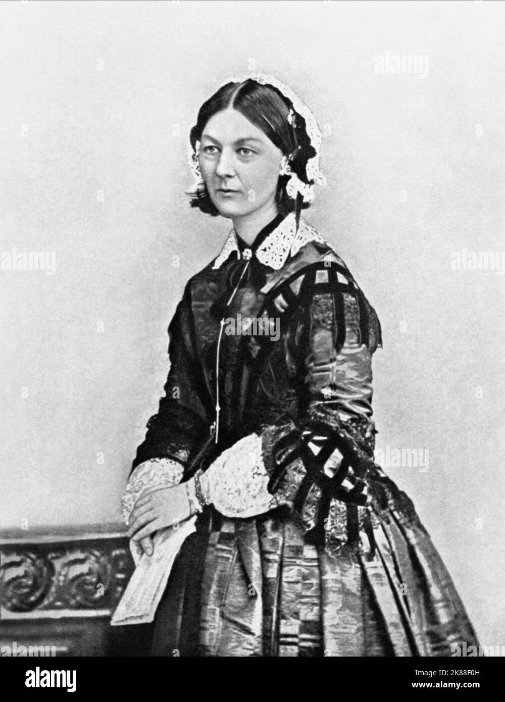 Florence Nightingale Social Reformer (1820-1910) 01. Januar 1860 **WARNUNG** dieses Foto ist nur für redaktionelle Zwecke bestimmt und unterliegt dem Urheberrecht der Film Company und/oder des von der Film- oder Produktionsgesellschaft beauftragten Fotografen und kann nur durch Veröffentlichungen in Verbindung mit der Werbung für den oben genannten Film reproduziert werden. Es ist eine obligatorische Gutschrift an die Filmgesellschaft erforderlich. Der Fotograf sollte ebenfalls angerechnet werden, wenn er bekannt ist. Ohne schriftliche Genehmigung der Film Company kann keine kommerzielle Nutzung gewährt werden. Stockfoto