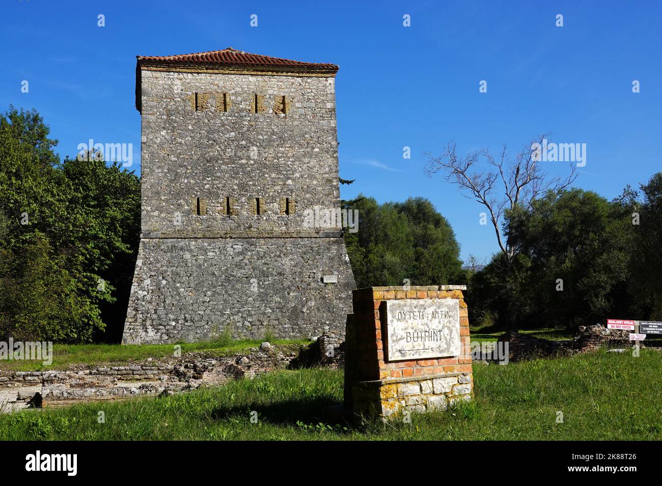 Der venezianische Turm, Butrint, eine antike griechische und später römische Stadt und Bistum in Epirus, UNESCO-Weltkulturerbe, Republik Albanien Stockfoto