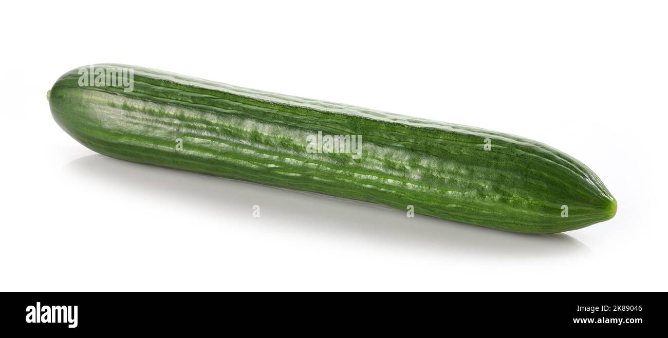 frische rohe Gurke isoliert auf weißem Hintergrund Stockfoto