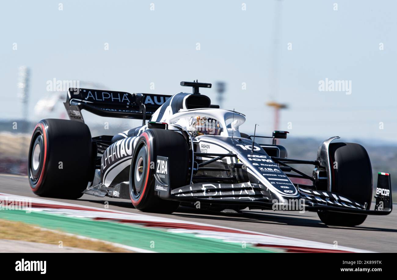 Austin, Texas, USA. 21. Oktober 2022. 10.Scuderia Alpha Tauri-Fahrer PIERRE GASLY kommt während des Aufwärmpuls über den Hügel Nr. 8 (Bildquelle: © Hoss McBain/ZUMA Press Wire) Stockfoto