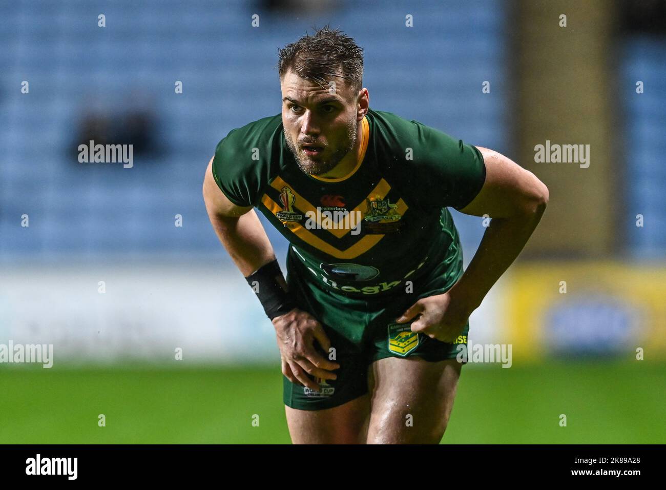 Angus Crichton aus Australien während des Rugby League World Cup 2021-Spiels Australien gegen Schottland in der Coventry Building Society Arena, Coventry, Großbritannien, 21.. Oktober 2022 (Foto von Craig Thomas/News Images) Credit: News Images LTD/Alamy Live News Stockfoto