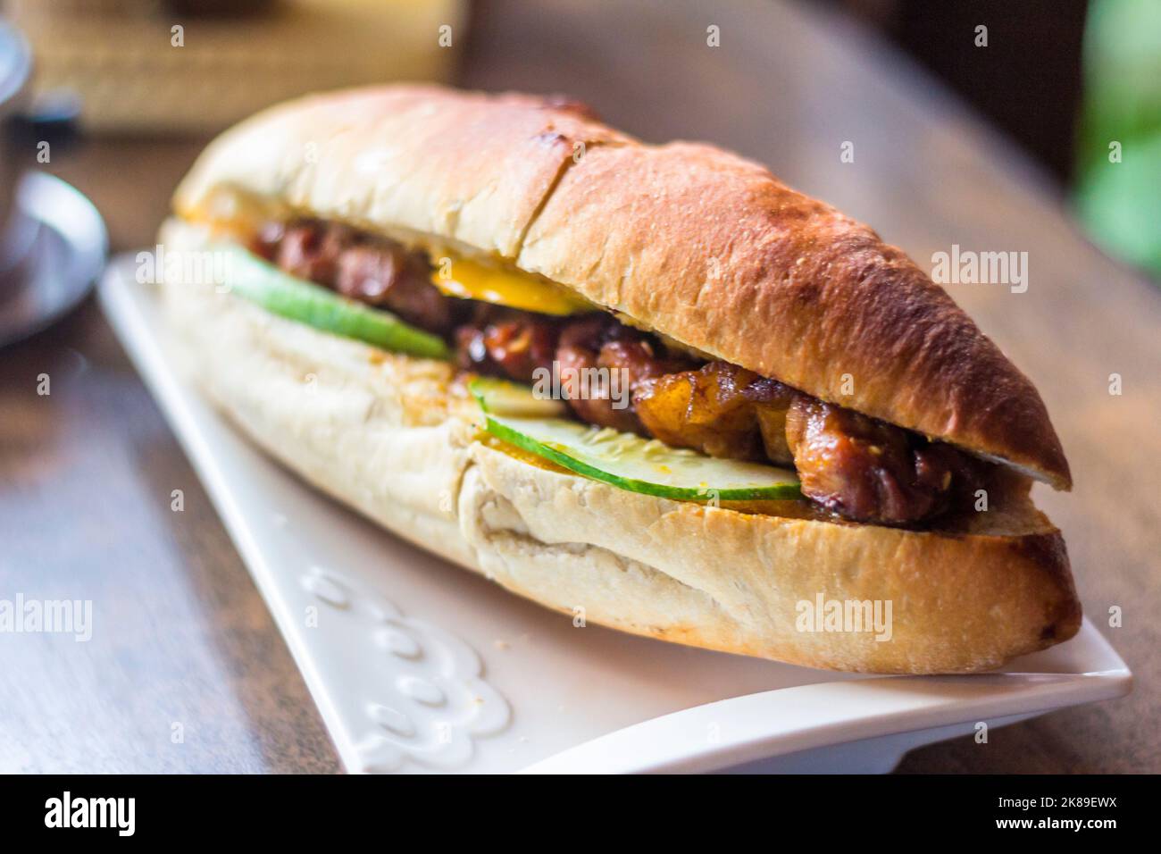 Banh mi Sandwich in einem lokalen vietnamesischen Restaurant in Palawan, Philippinen Stockfoto