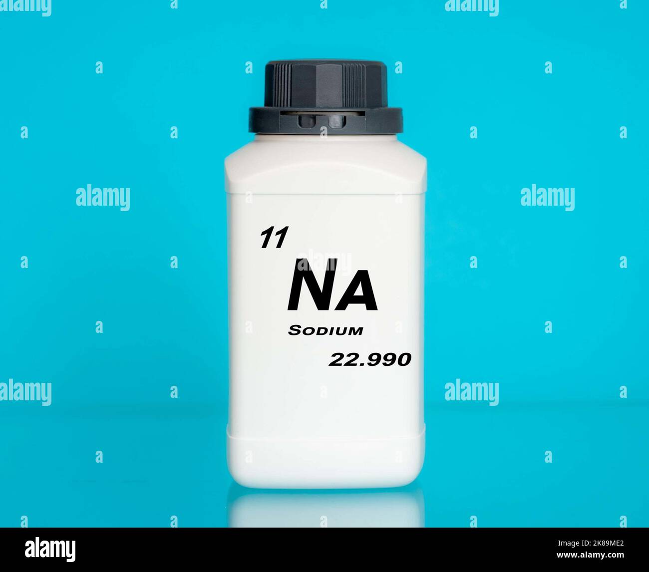 Behälter des chemischen Elements Natrium Stockfoto