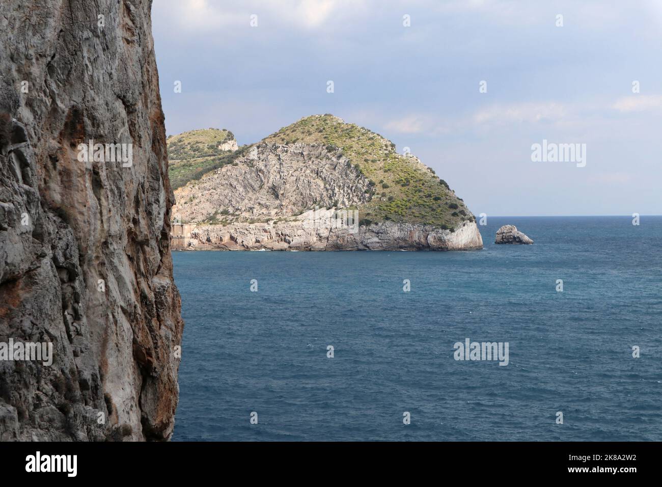 Massa Lubrense - Punta Montalto dalla Grotta Minerva Stockfoto