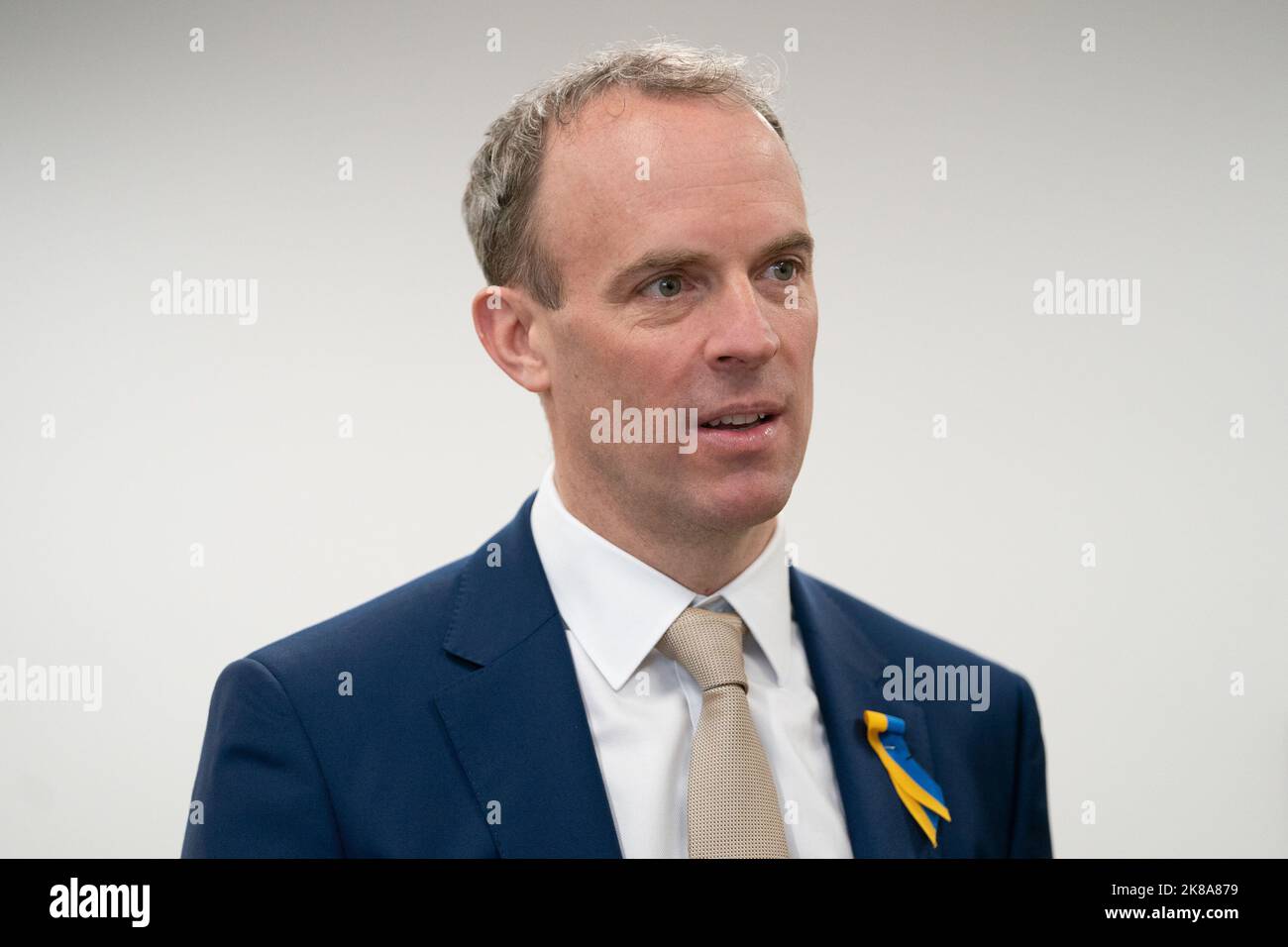 Datei Foto vom 03/03/22 des ehemaligen stellvertretenden Premierministers und Justizsekretärs Dominic Raab. Raab sagte, dass der ehemalige Kanzler Rishi Sunak bereits genügend Nominierungen zu haben scheint, um bei den Führungswahlen der Konservativen Partei einen ernsthaften Anwärter zu haben. Raab, der stellvertretender Premierminister in der Regierung von Boris Johnson war, sagte gegenüber BBC Breakfast: „Ich bin sehr zuversichtlich, dass er stehen wird und er hat bereits die öffentlichen Erklärungen, die ausgezählt wurden, über die Schwelle von 100 für Nominierungen hinausgekommen. Ausgabedatum: Samstag, 22. Oktober 2022. Stockfoto