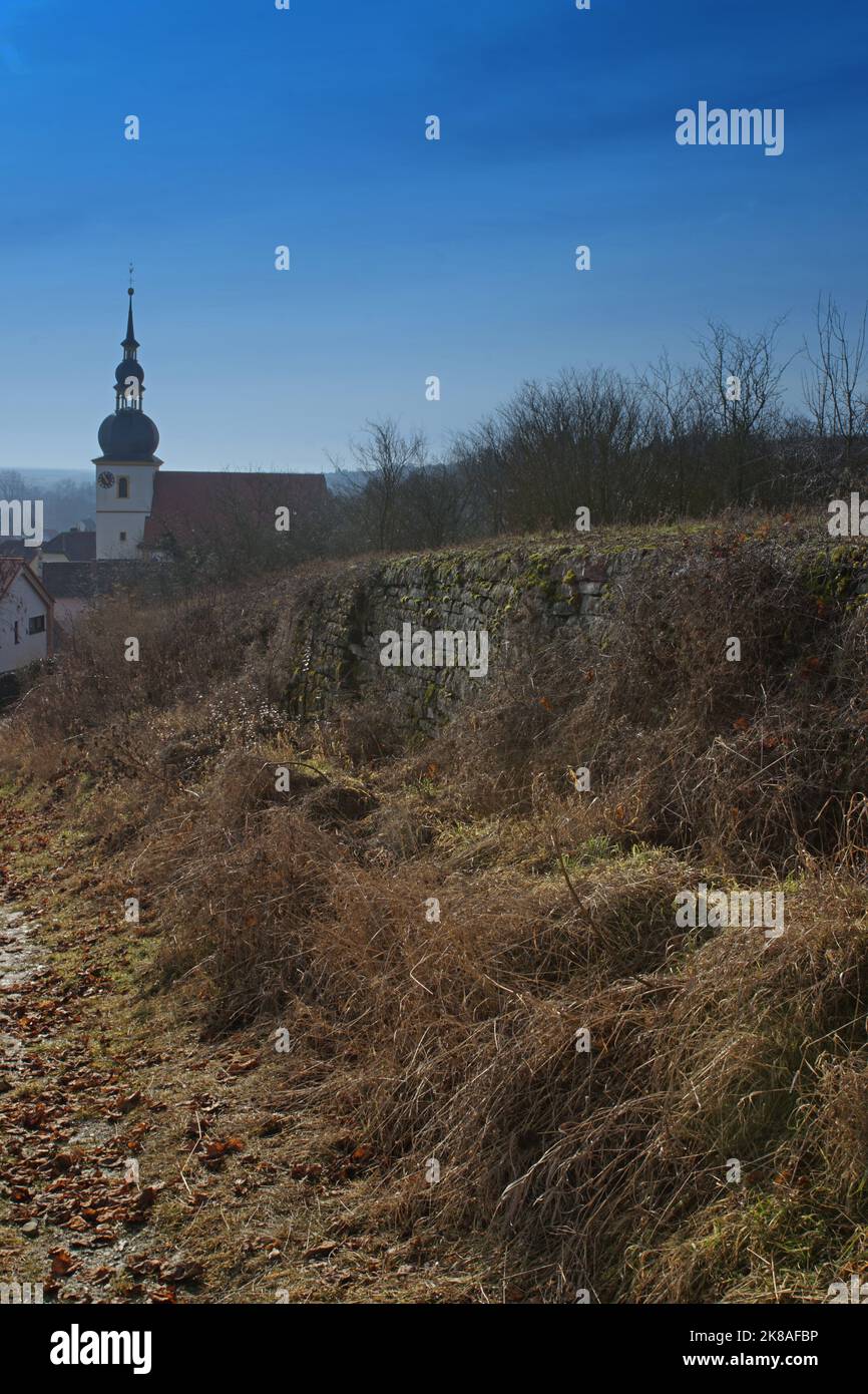 Mainstockheim mit evang. Kirche St. Jakob Stockfoto