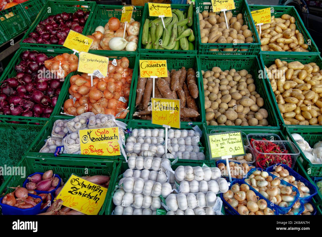 Markt am Maybachufer, Obst und Gemüse, Marktstände, Berlin-Neukölln Stockfoto