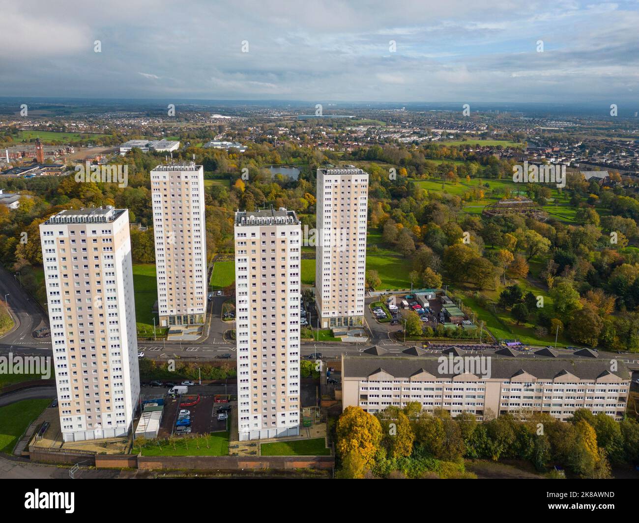 Luftaufnahme von Hochhäusern in Springburn in Glasgow, Schottland, Großbritannien Stockfoto