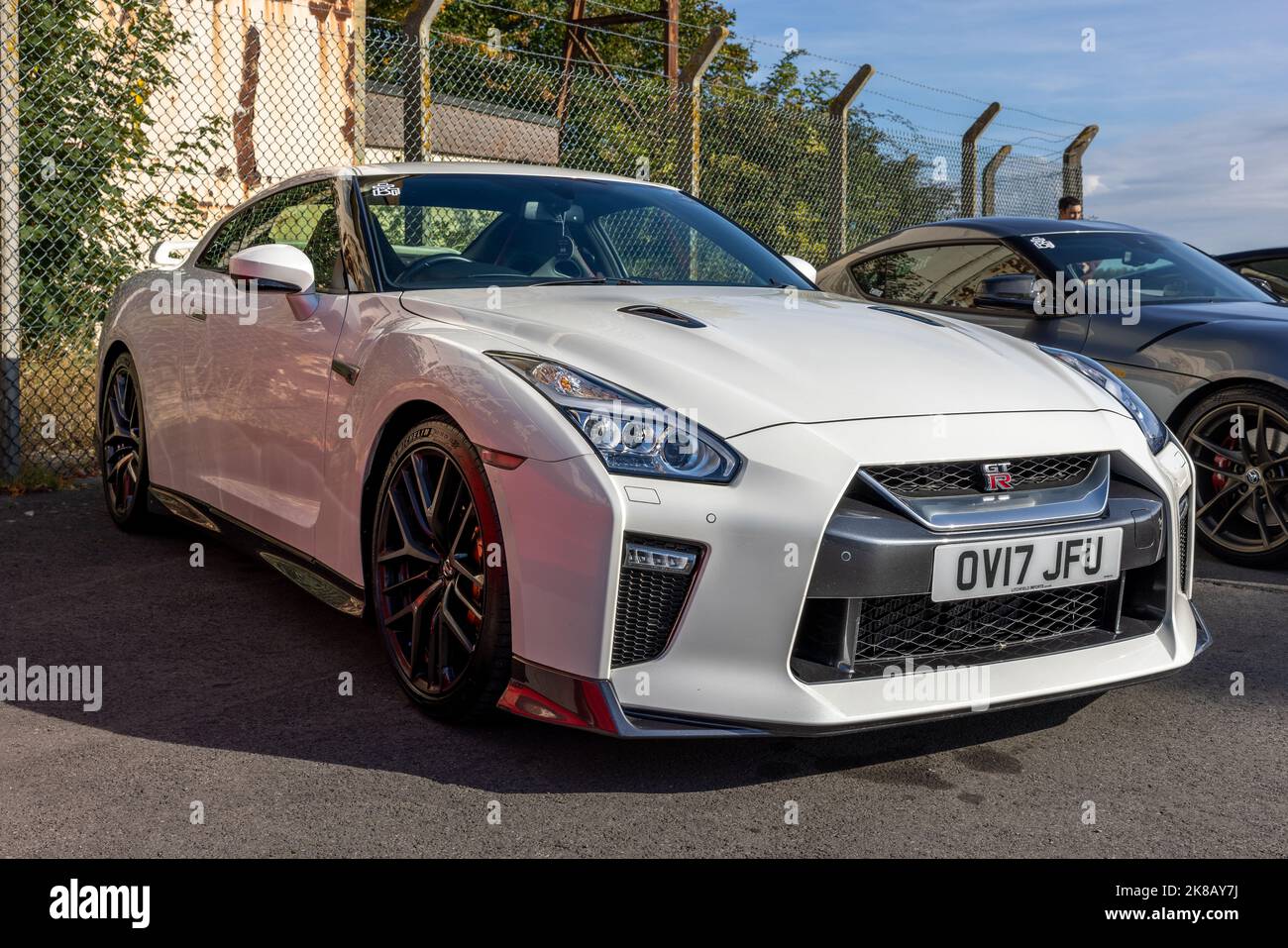 Nissan GT-R, ausgestellt auf der Poster Cars & Supercars Assembly im Bicester Heritage Center Stockfoto