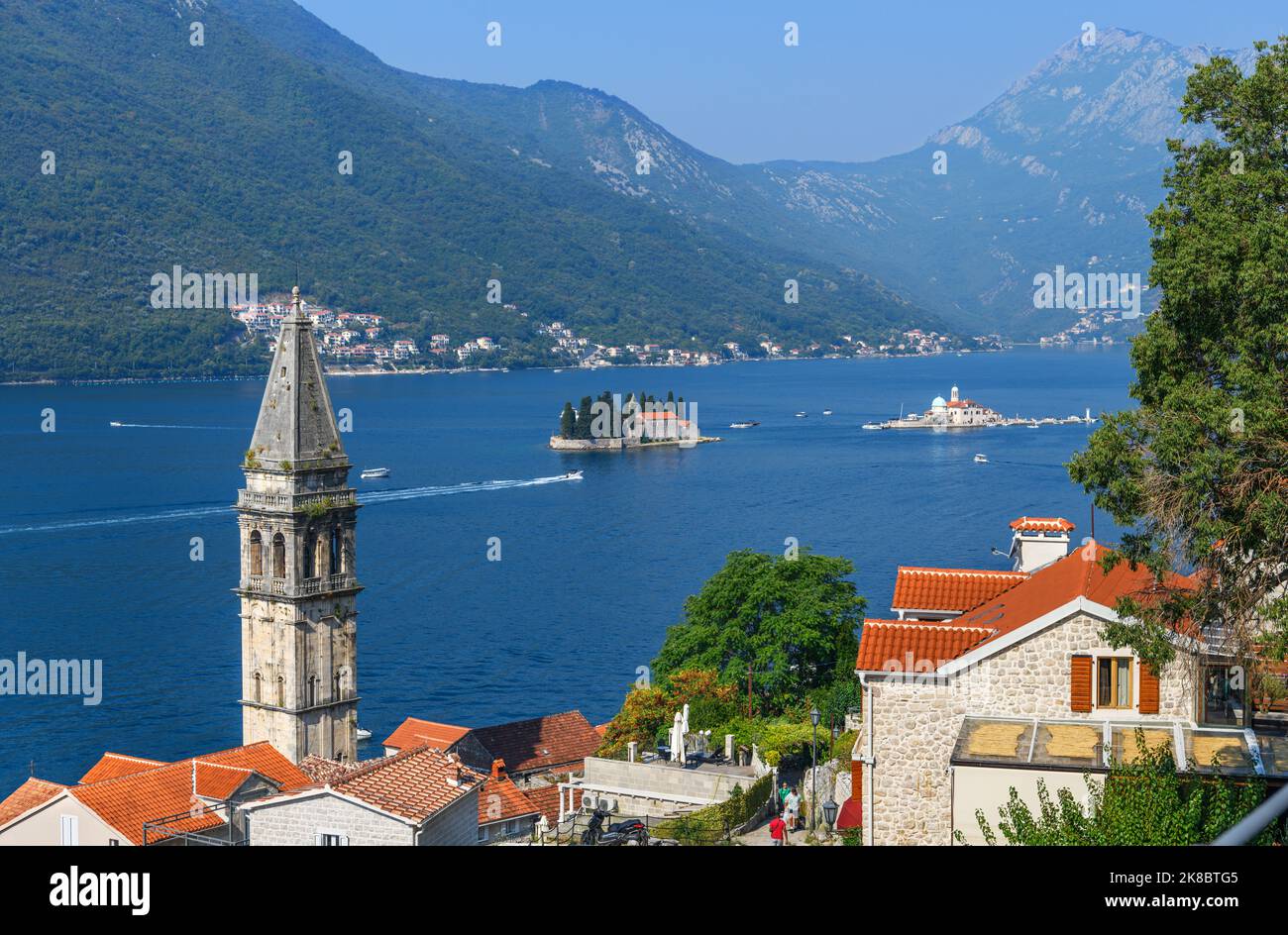 Blick über die Bucht von Kotor, Perast, Montenegro Stockfoto