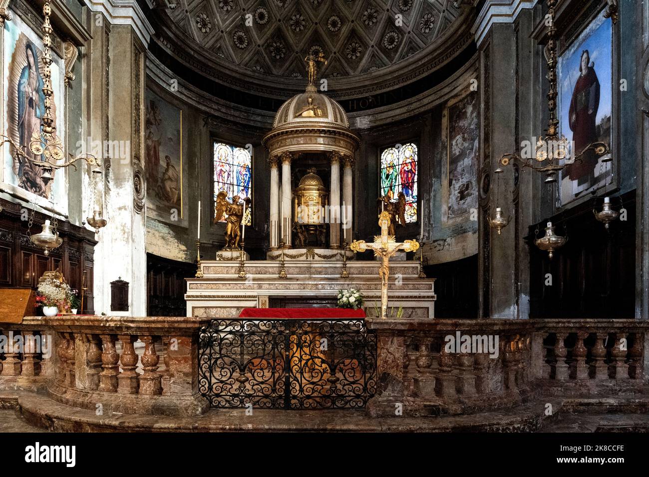 Innenansicht der St.-Stephans-Basilika, Kirche aus dem 5.. Jahrhundert, im Stadtzentrum von Mailand, Region Lombardei, Italien Stockfoto