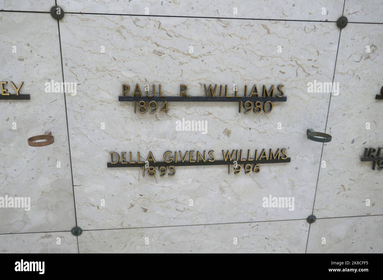 Inglewood, California, USA 19.. Oktober 2022 das Grab des Architekten Paul R. Williams in Sanctuary of Radiance im Manchester Garden Mauseolum auf dem Inglewood Park Cemetery am 19. Oktober 2022 in Inglewood, Los Angeles, Kalifornien, USA. Foto von Barry King/Alamy Stockfoto Stockfoto