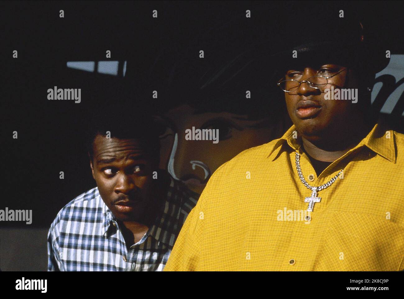 Brian Hooks & E-40 Film: 3 Strikes, Three Strikes (USA 2000) Charaktere: Rob Douglas, Mike (As E40) Regie: DJ Pooh 01 March 2000 **WARNUNG** Dieses Foto ist nur für redaktionelle Verwendung bestimmt und unterliegt dem Copyright von MGM und/oder dem Fotografen, der von der Film- oder Produktionsfirma beauftragt wurde und darf nur durch Publikationen im Zusammenhang mit der Bewerbung des oben genannten Films reproduziert werden. Eine obligatorische Gutschrift an MGM ist erforderlich. Der Fotograf sollte auch bei Bekanntwerden des Fotos gutgeschrieben werden. Ohne schriftliche Genehmigung der Film Company kann keine kommerzielle Nutzung gewährt werden. Stockfoto