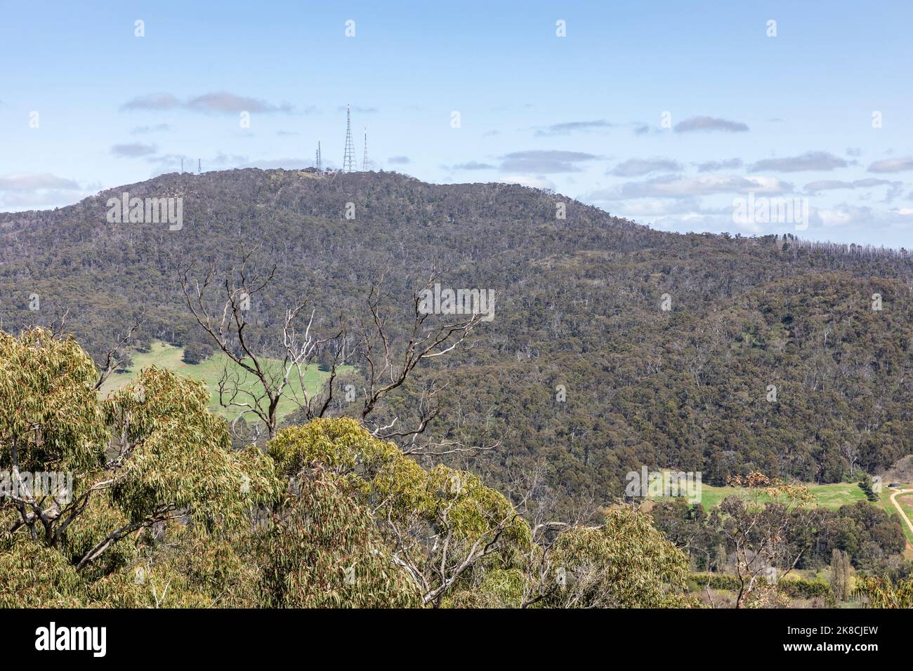 Mount Canobolas in New South Wales ein uralter Vulkan, hat Telefonkommunikationsmast Türme auf dem Gipfel, Orange zentralen westlichen NSW, Australien Stockfoto