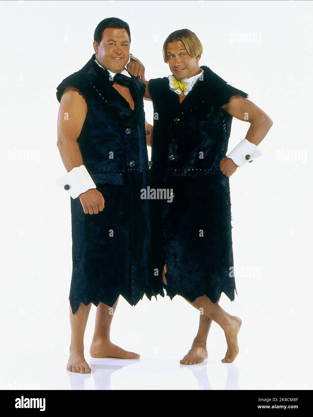 Mark Addy & Stephen Baldwin Film: The Flintstones in Viva Rock Vegas (USA 2000) Charaktere: Fred Flintstone & Barney Rubble Regie: Brian Levant 15. April 2000 **WARNUNG** Dieses Foto ist nur für redaktionelle Zwecke bestimmt und unterliegt dem Copyright von UNIVERSALHANNA-BARBERA PROD. Und/oder des Fotografen, der von der Film- oder Produktionsfirma beauftragt wurde und nur durch Publikationen im Zusammenhang mit der Bewerbung des oben genannten Films reproduziert werden kann. Eine obligatorische Gutschrift an UNIVERSALHANNA-BARBERA PROD. Ist erforderlich. Der Fotograf sollte auch bei Bekanntwerden des Fotos gutgeschrieben werden. Ohne Schreibzugriff kann keine kommerzielle Nutzung gewährt werden Stockfoto