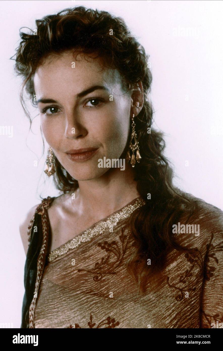 Connie Nielsen Film: Gladiator (USA/UK 2000) Charaktere: Lucilla Regie: Ridley Scott 01 May 2000 **WARNUNG** Dieses Foto ist nur für redaktionelle Zwecke bestimmt und unterliegt dem Copyright von DREAMWORKS und/oder des Fotografen, der von der Film- oder Produktionsfirma beauftragt wurde, und kann nur von Publikationen im Zusammenhang mit der Bewerbung des oben genannten Films reproduziert werden. Eine obligatorische Gutschrift an DREAMWORKS ist erforderlich. Der Fotograf sollte auch bei Bekanntwerden des Fotos gutgeschrieben werden. Ohne schriftliche Genehmigung der Film Company kann keine kommerzielle Nutzung gewährt werden. Stockfoto