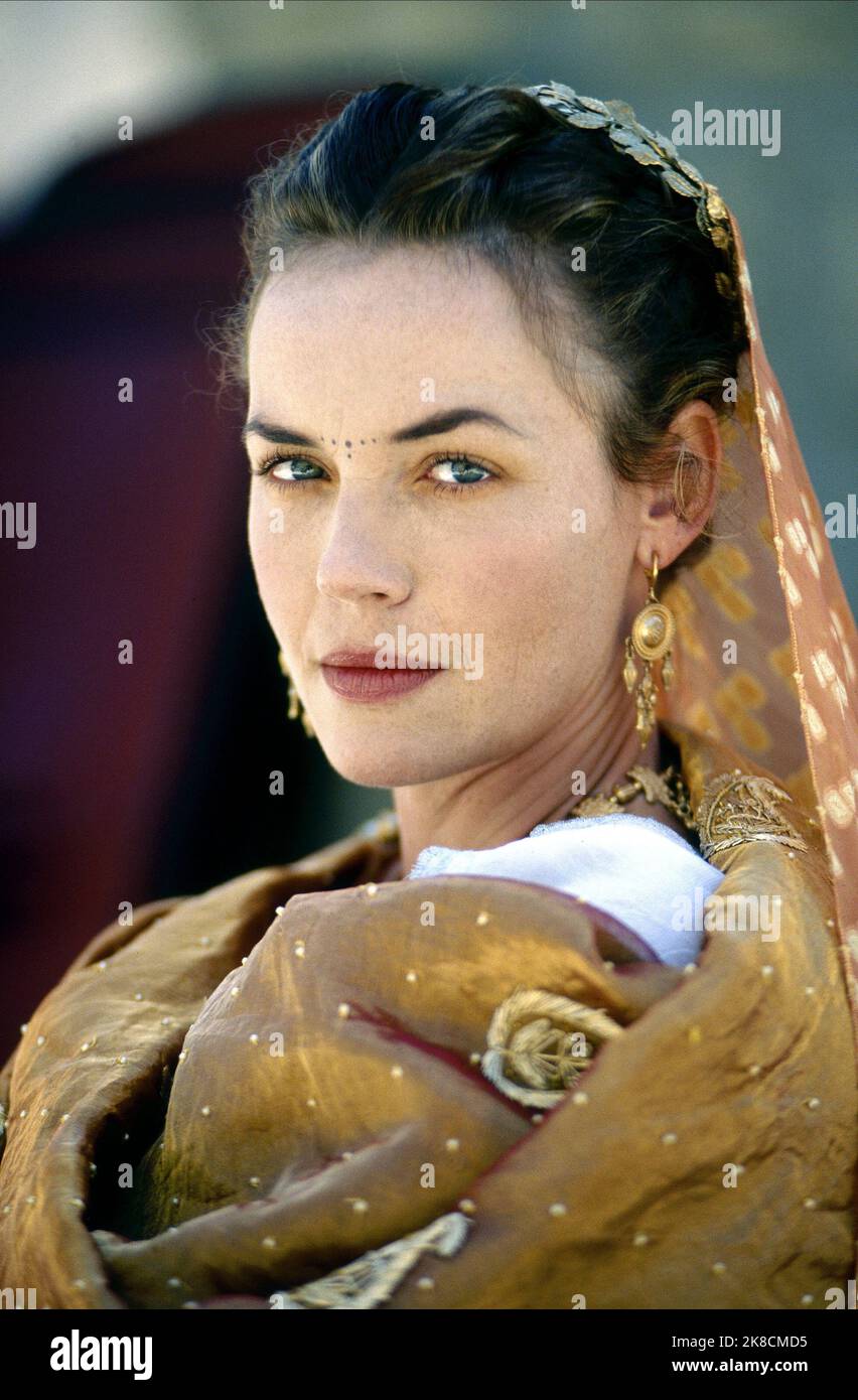 Connie Nielsen Film: Gladiator (USA/UK 2000) Charaktere: Lucilla Regie: Ridley Scott 01 May 2000 **WARNUNG** Dieses Foto ist nur für redaktionelle Zwecke bestimmt und unterliegt dem Copyright von DREAMWORKS und/oder des Fotografen, der von der Film- oder Produktionsfirma beauftragt wurde, und kann nur von Publikationen im Zusammenhang mit der Bewerbung des oben genannten Films reproduziert werden. Eine obligatorische Gutschrift an DREAMWORKS ist erforderlich. Der Fotograf sollte auch bei Bekanntwerden des Fotos gutgeschrieben werden. Ohne schriftliche Genehmigung der Film Company kann keine kommerzielle Nutzung gewährt werden. Stockfoto