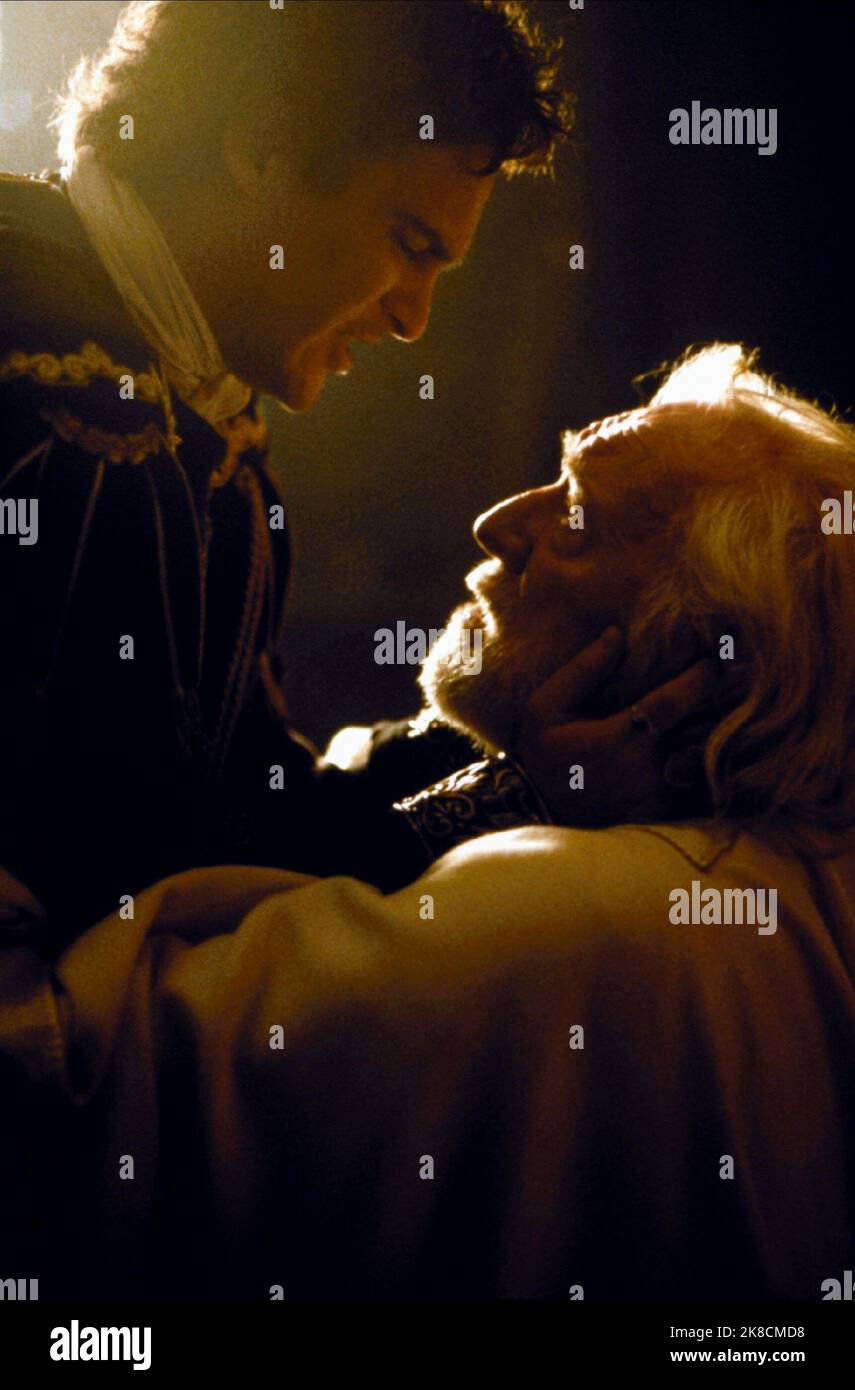 Joaquin Phoenix & Richard Harris Film: Gladiator (USA/UK 2000) Charaktere: Commodus & Marcus Aurelius Regie: Ridley Scott 01 May 2000 **WARNUNG** Dieses Foto ist nur für redaktionelle Zwecke bestimmt und unterliegt dem Copyright von DREAMWORKS und/oder des Fotografen, der von der Film- oder Produktionsfirma beauftragt wurde, und kann nur von Publikationen im Zusammenhang mit der Bewerbung des oben genannten Films reproduziert werden. Eine obligatorische Gutschrift an DREAMWORKS ist erforderlich. Der Fotograf sollte auch bei Bekanntwerden des Fotos gutgeschrieben werden. Ohne schriftliche Genehmigung der Film Company kann keine kommerzielle Nutzung gewährt werden. Stockfoto