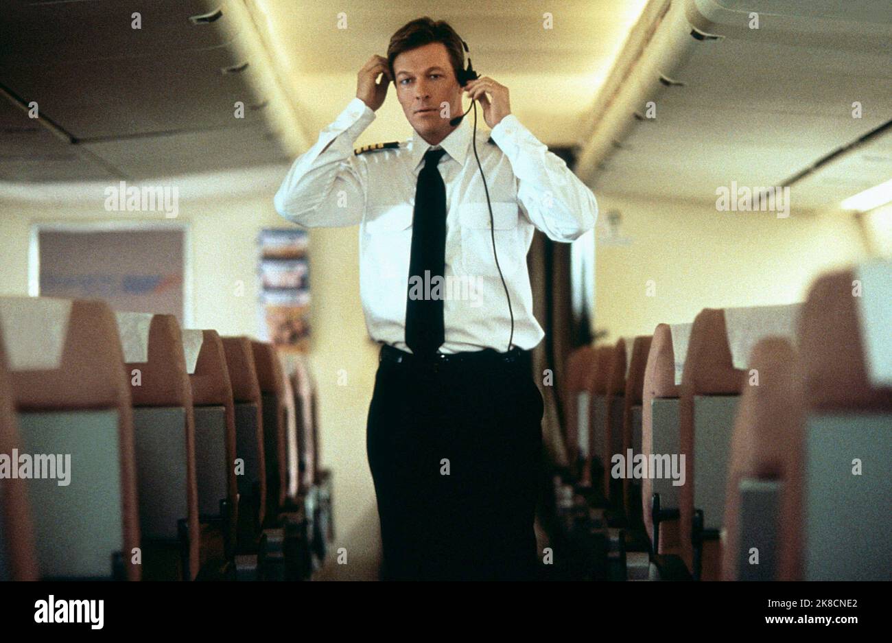 Jack Wagner Film: Nowhere To Land (2000) Charaktere: Captain John Prescott 12 March 2000 **WARNUNG** Dieses Foto ist nur für den redaktionellen Gebrauch bestimmt und unterliegt dem Copyright von TBS SUPERSTATION und/oder des Fotografen, der von der Film- oder Produktionsfirma beauftragt wurde, und kann nur durch Publikationen im Zusammenhang mit der Bewerbung des oben genannten Films reproduziert werden. Eine obligatorische Gutschrift an die TBS-SUPERSTATION ist erforderlich. Der Fotograf sollte auch bei Bekanntwerden des Fotos gutgeschrieben werden. Ohne schriftliche Genehmigung der Film Company kann keine kommerzielle Nutzung gewährt werden. Stockfoto