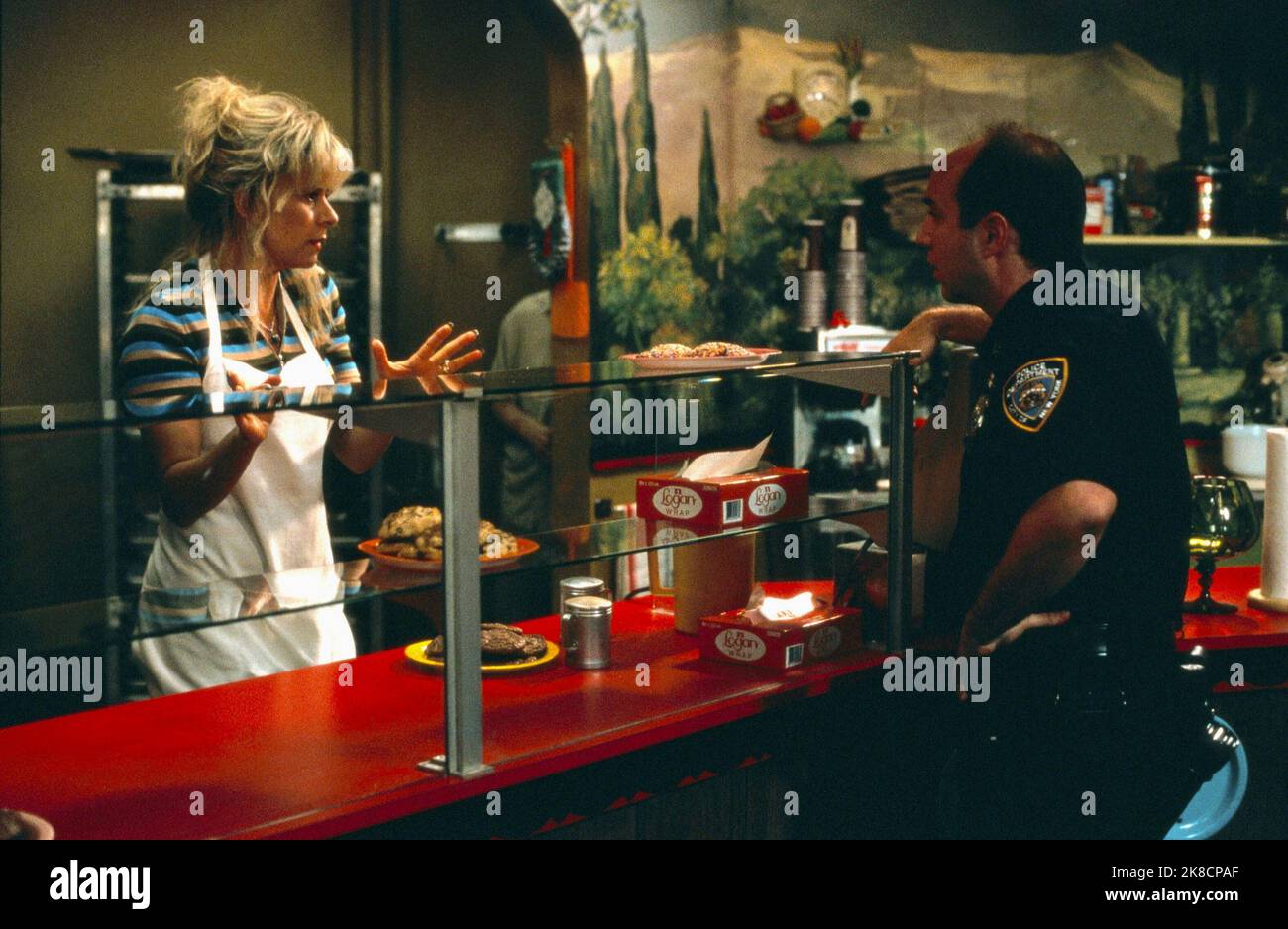 Tracey Ullman Film: Small Time Crooks (USA 2000) Charaktere: Frenchy Regie: Woody Allen 19 May 2000 **WARNUNG** Dieses Foto ist nur für redaktionelle Zwecke bestimmt und unterliegt dem Copyright von DREAMWORKS und/oder des Fotografen, der von der Film- oder Produktionsfirma beauftragt wurde, und kann nur von Publikationen im Zusammenhang mit der Bewerbung des oben genannten Films reproduziert werden. Eine obligatorische Gutschrift an DREAMWORKS ist erforderlich. Der Fotograf sollte auch bei Bekanntwerden des Fotos gutgeschrieben werden. Ohne schriftliche Genehmigung der Film Company kann keine kommerzielle Nutzung gewährt werden. Stockfoto