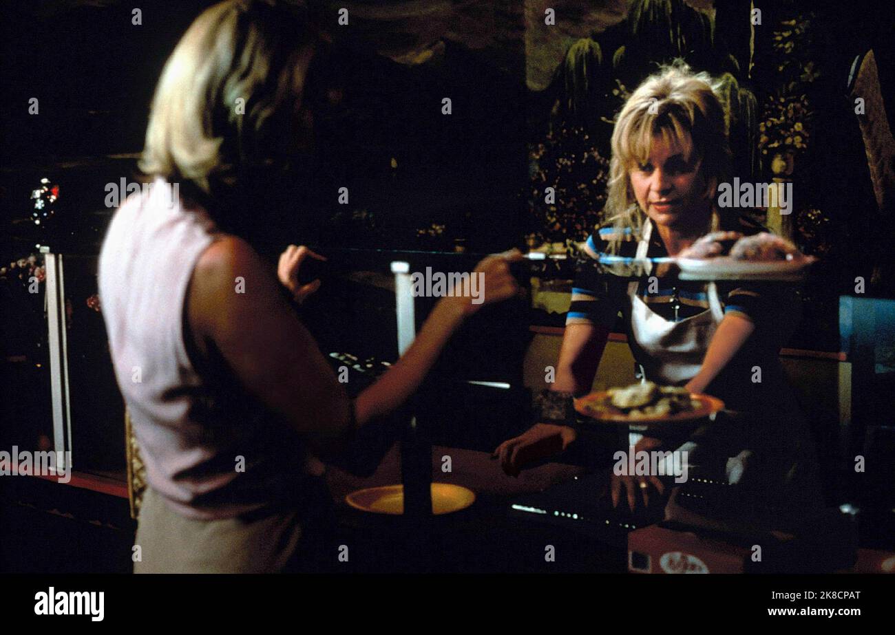 Tracey Ullman Film: Small Time Crooks (USA 2000) Charaktere: Frenchy Regie: Woody Allen 19 May 2000 **WARNUNG** Dieses Foto ist nur für redaktionelle Zwecke bestimmt und unterliegt dem Copyright von DREAMWORKS und/oder des Fotografen, der von der Film- oder Produktionsfirma beauftragt wurde, und kann nur von Publikationen im Zusammenhang mit der Bewerbung des oben genannten Films reproduziert werden. Eine obligatorische Gutschrift an DREAMWORKS ist erforderlich. Der Fotograf sollte auch bei Bekanntwerden des Fotos gutgeschrieben werden. Ohne schriftliche Genehmigung der Film Company kann keine kommerzielle Nutzung gewährt werden. Stockfoto