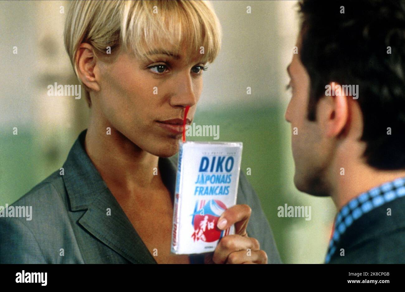 Porno yulduz Silviya Sent lezbiyan. Muzqaymoq va sperma fotosurati