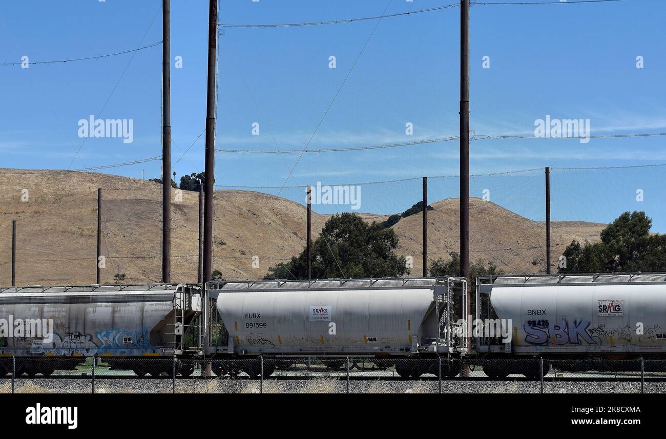 Zementhopper-Züge in Alameda County, Kalifornien Stockfoto