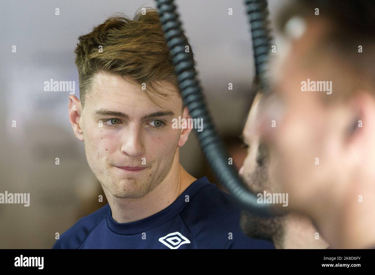 Austin, Usa. 22. Oktober 2022. Der amerikanische Formel-1-Testfahrer Logan Sargeant von Williams Racing wird am Samstag, den 22. Oktober 2022, beim dritten freien Training des Formel-1-Grand-Prix der USA auf dem Circuit of the Americas in Austin, Texas, in der Garage zu sehen sein. Foto von Greg Nash/UPI Kredit: UPI/Alamy Live News Stockfoto