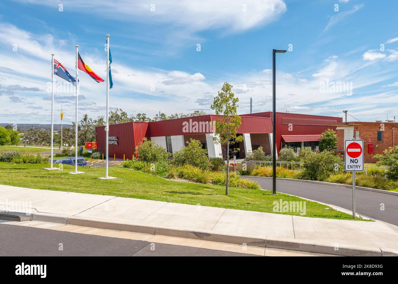 Das Inverell District Hospital ist eine Einrichtung mit 52 Betten, die Dienstleistungen für die nordwestlichen und neuenglischen Gemeinden in NSW anbietet Stockfoto