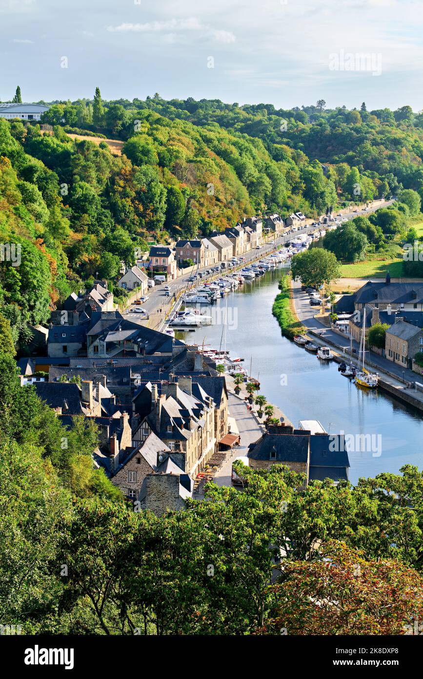 Dinan Bretagne Frankreich. Blick auf die Stadt. La Rance River Stockfoto