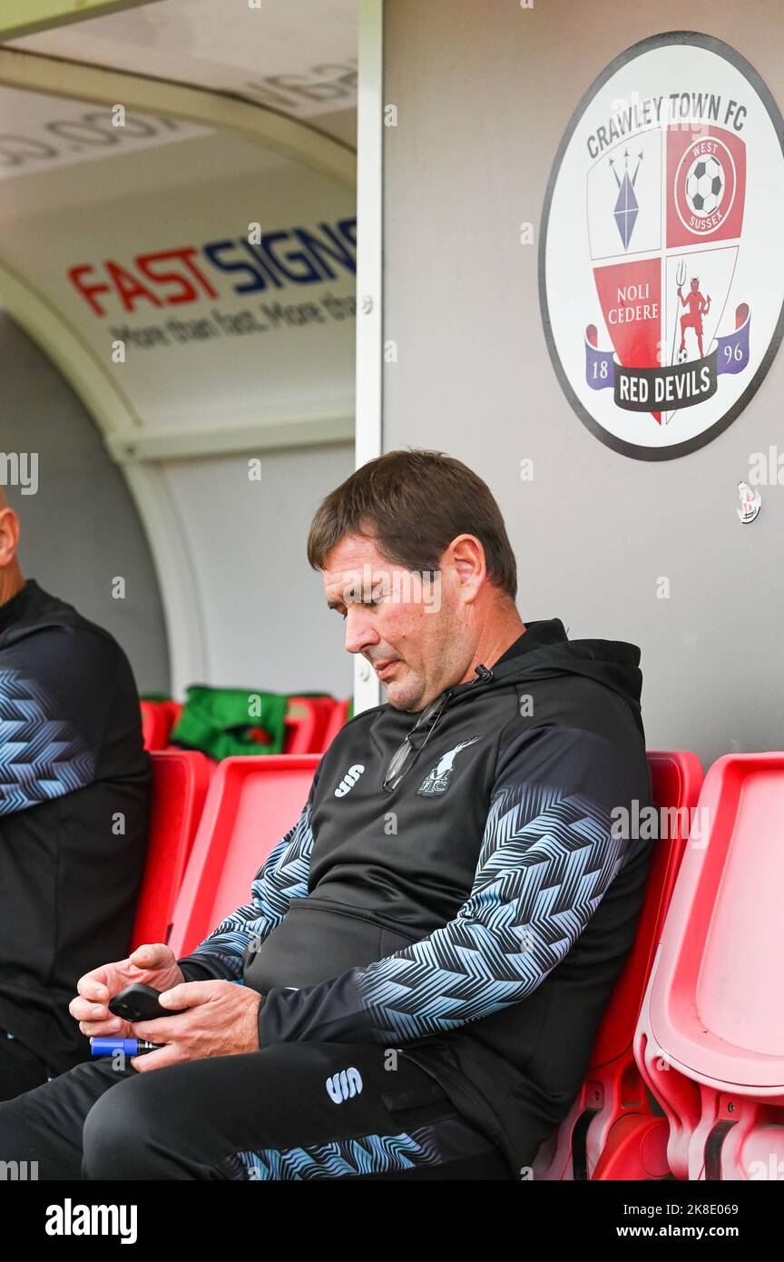 Mansfield-Manager Nigel Clough vor dem zweiten Spiel der EFL League zwischen Crawley Town und Mansfield Town im Broadfield Stadium , Crawley , Großbritannien - 22.. Oktober 2022 nur für redaktionelle Verwendung. Keine Verkaufsförderung. Für Football-Bilder gelten Einschränkungen für FA und Premier League. Keine Nutzung des Internets/Handys ohne FAPL-Lizenz - für Details wenden Sie sich an Football Dataco Stockfoto