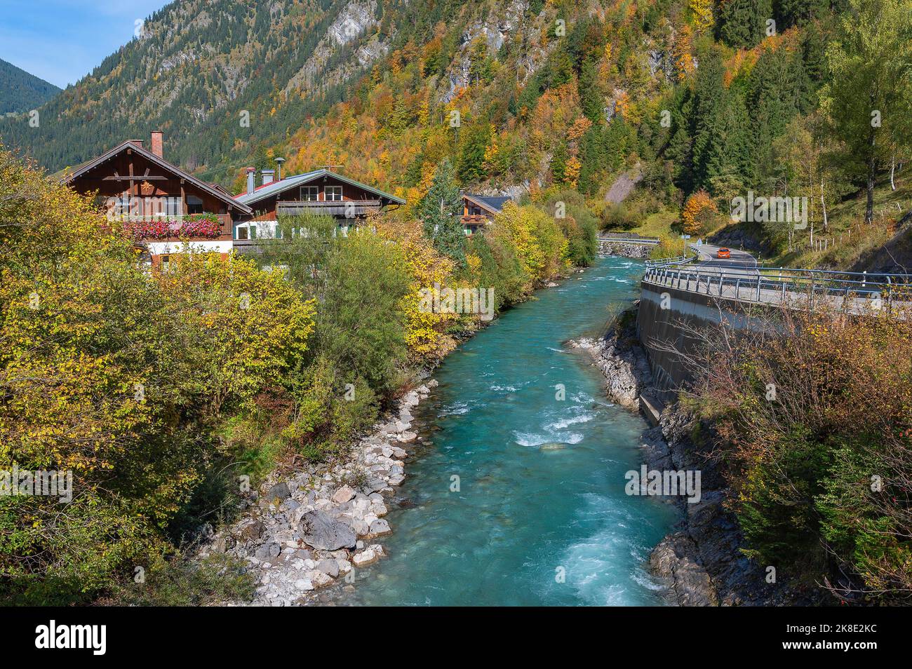 Der Ostrach im herbstlichen Ostrachtal, Allgäu, Bayern, Deutschland Stockfoto