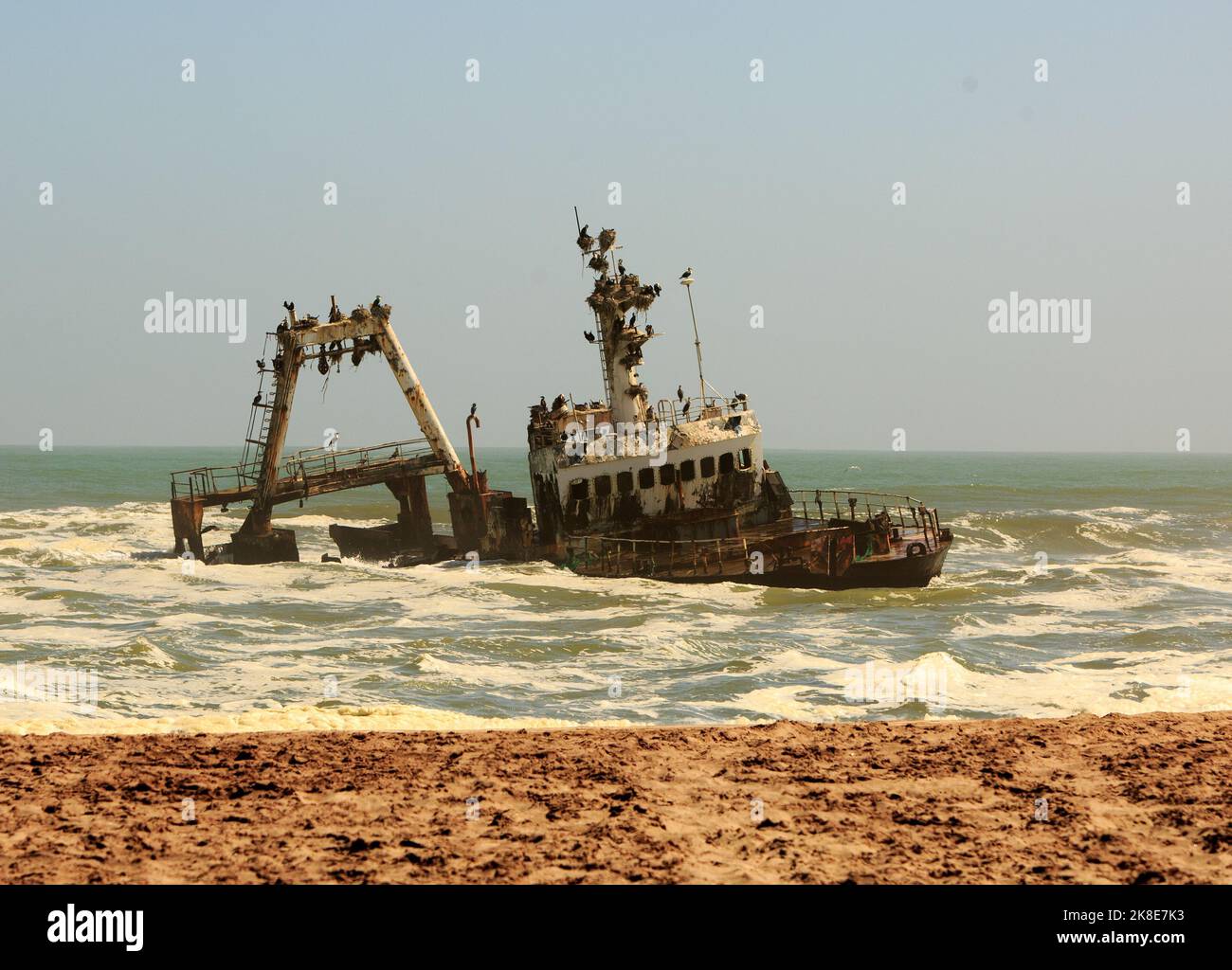 Zeila Shipwreck, das 2004 an der Skelettküste Namibias auf Grund lief Stockfoto